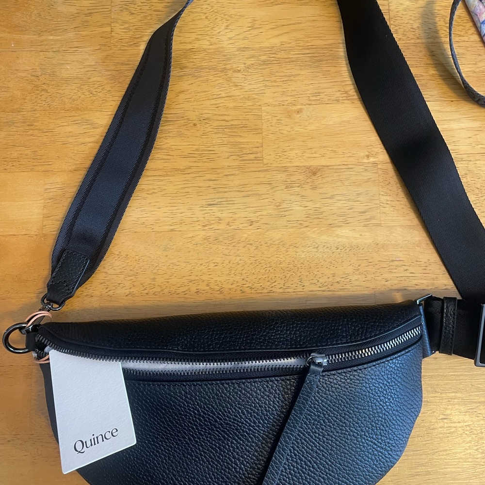 Quince Black Men's Crossbody Bag